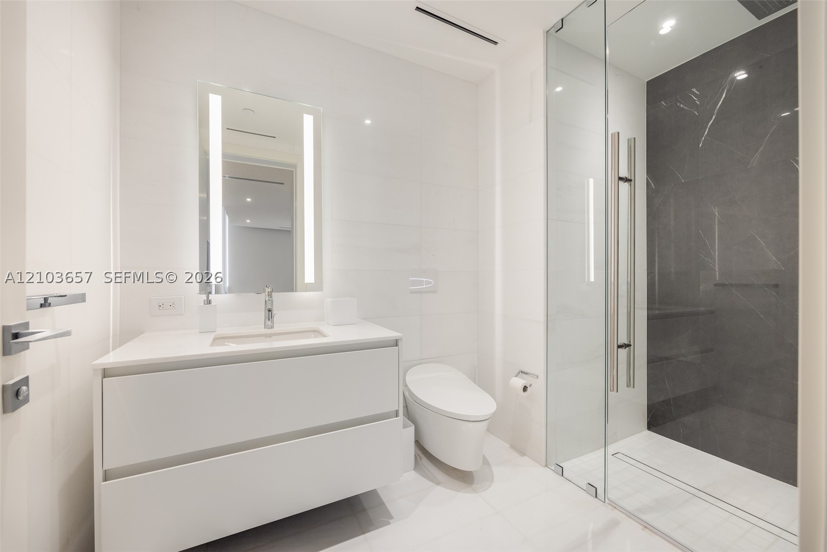 image Aston Martin Residences23