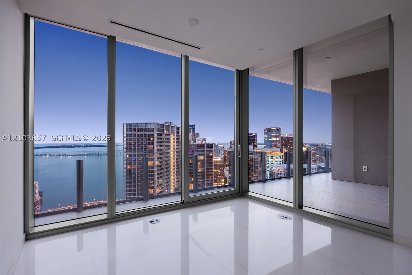 image Aston Martin Residences25