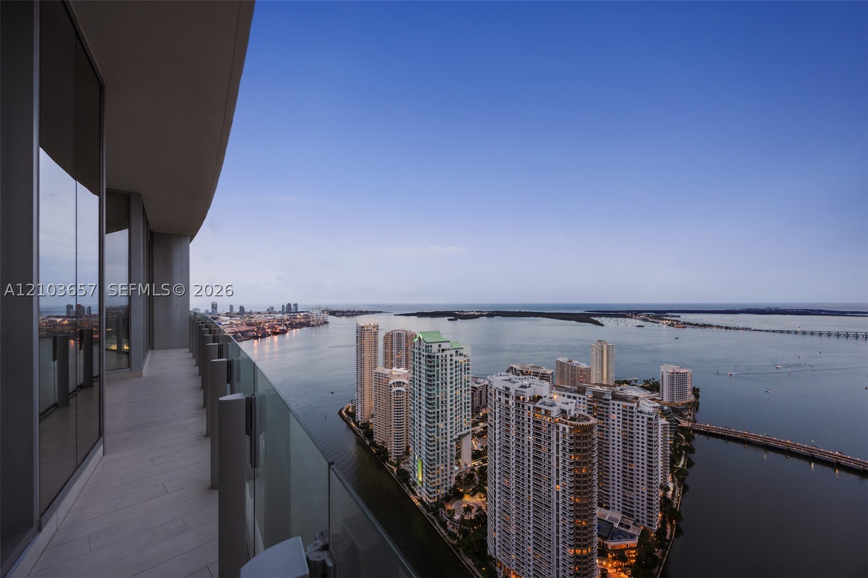 image Aston Martin Residences26