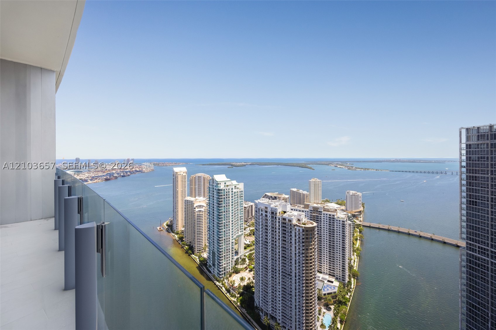 image Aston Martin Residences29