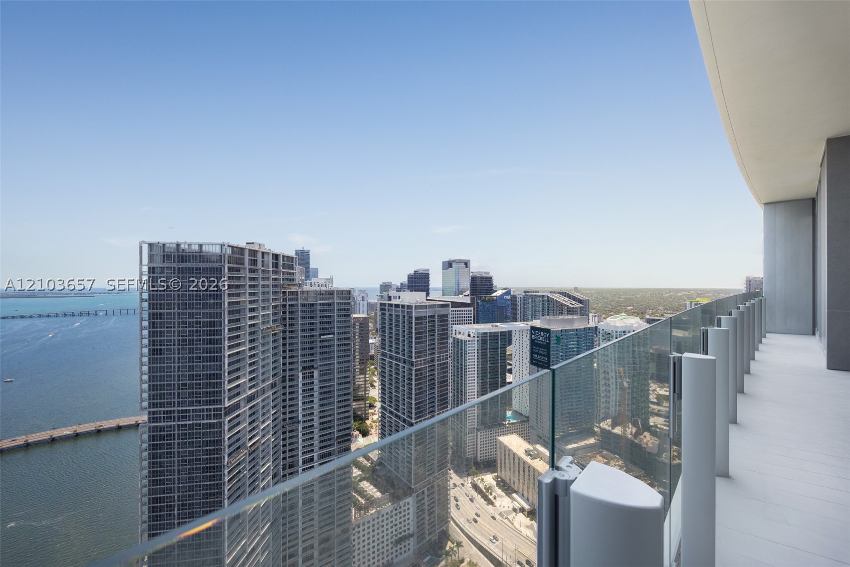 image Aston Martin Residences31