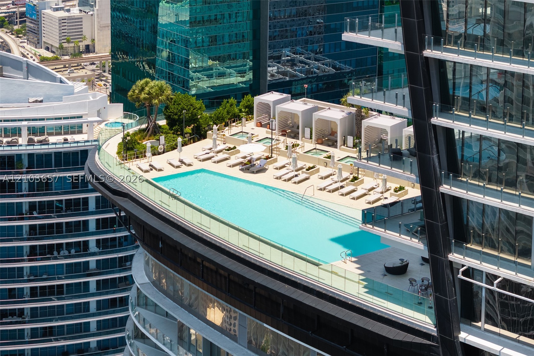 image Aston Martin Residences34