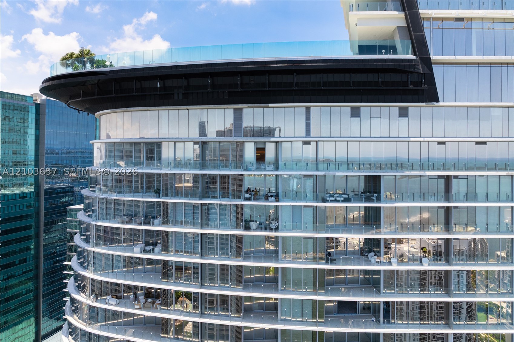 image Aston Martin Residences35