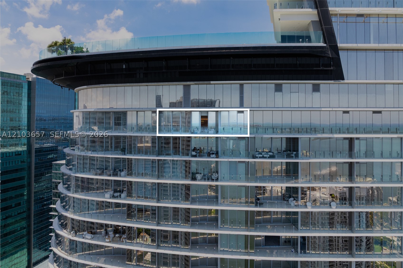 image Aston Martin Residences36