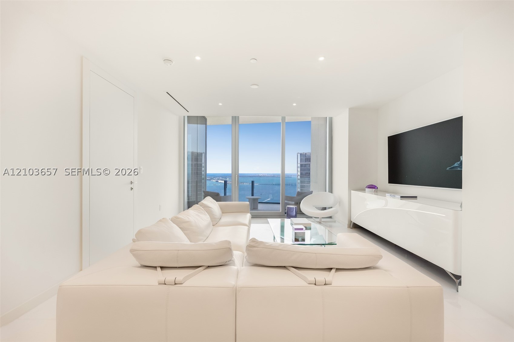 image Aston Martin Residences7