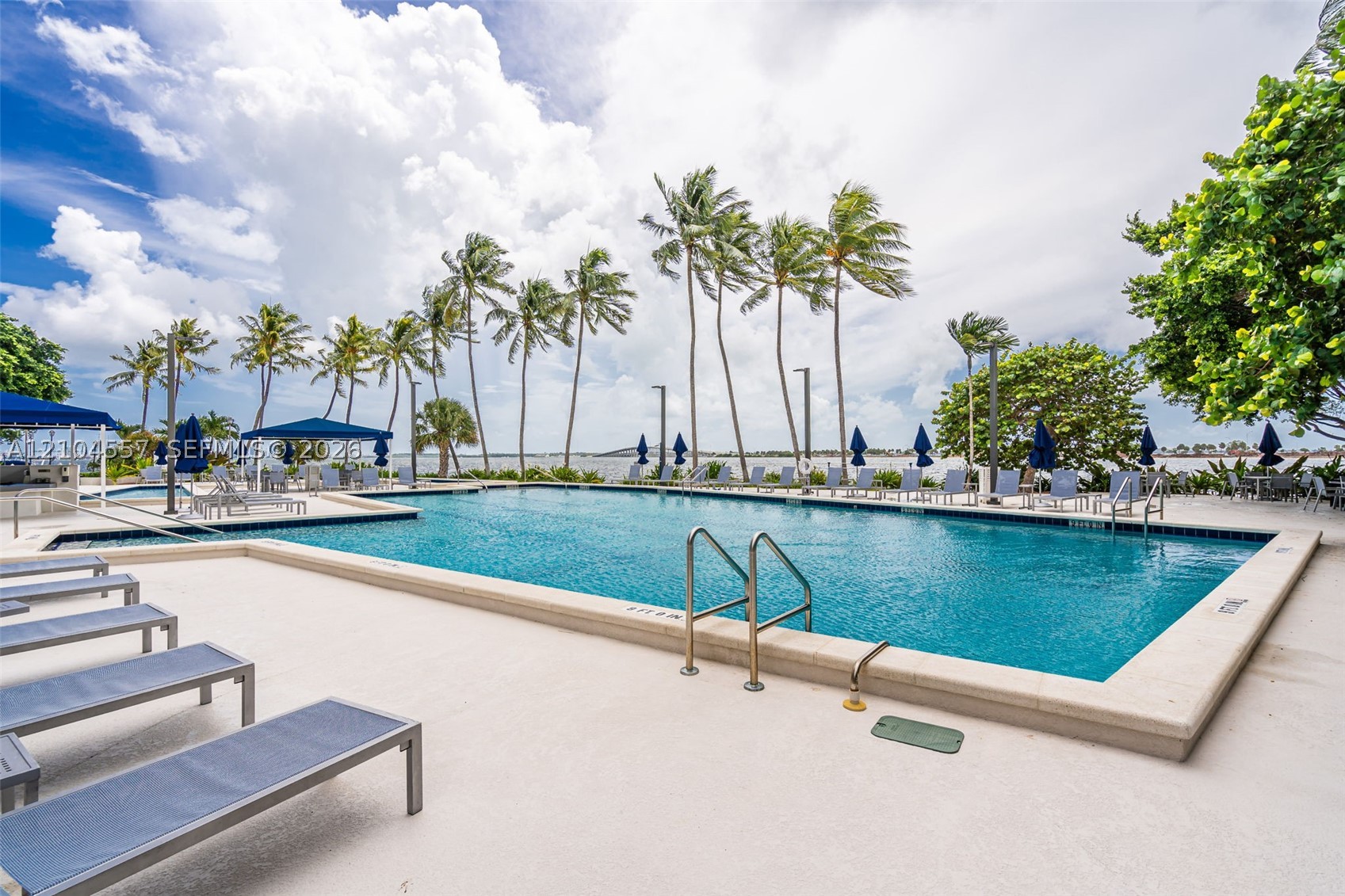 image Brickell Bay Club21