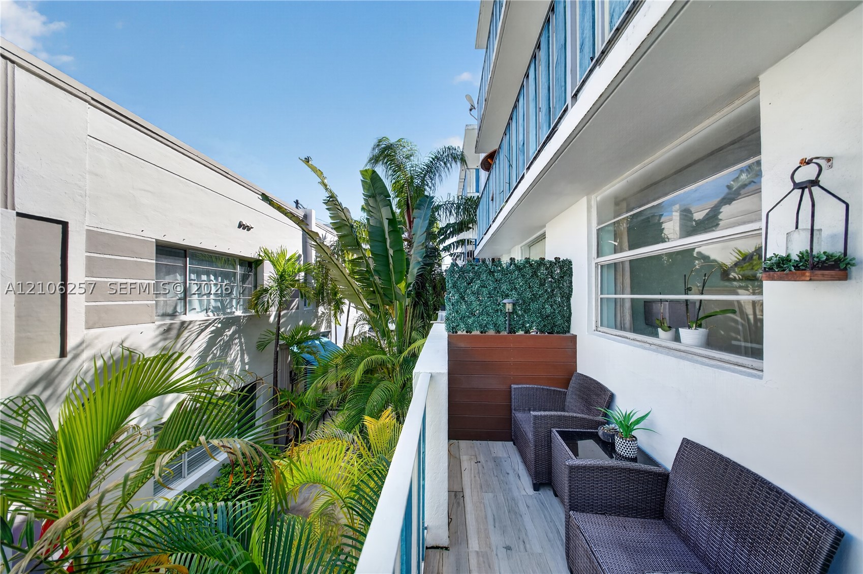 335 Collins #203 Miami Beach, FL 33139