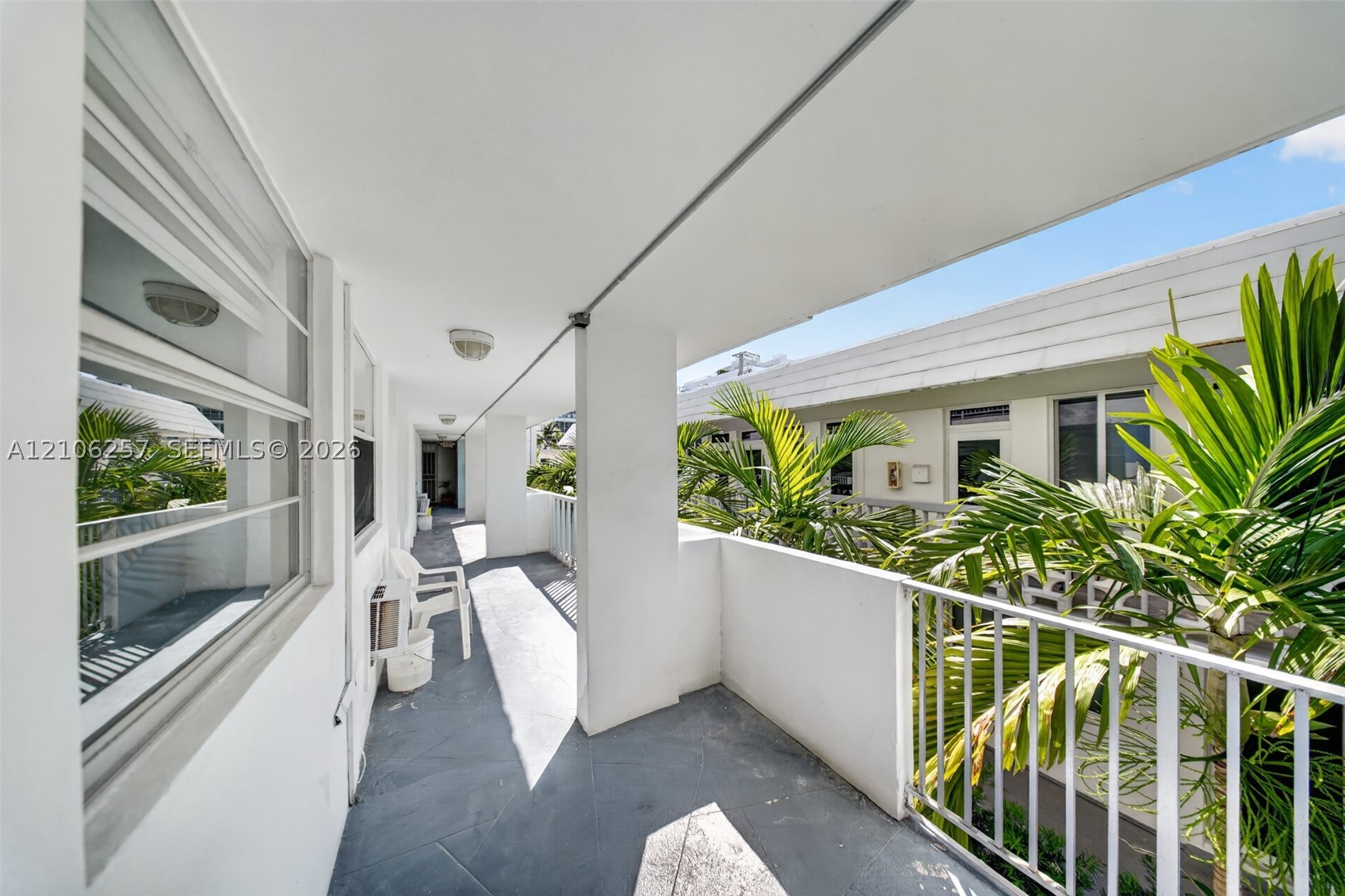 335 Collins #203 Miami Beach, FL 33139