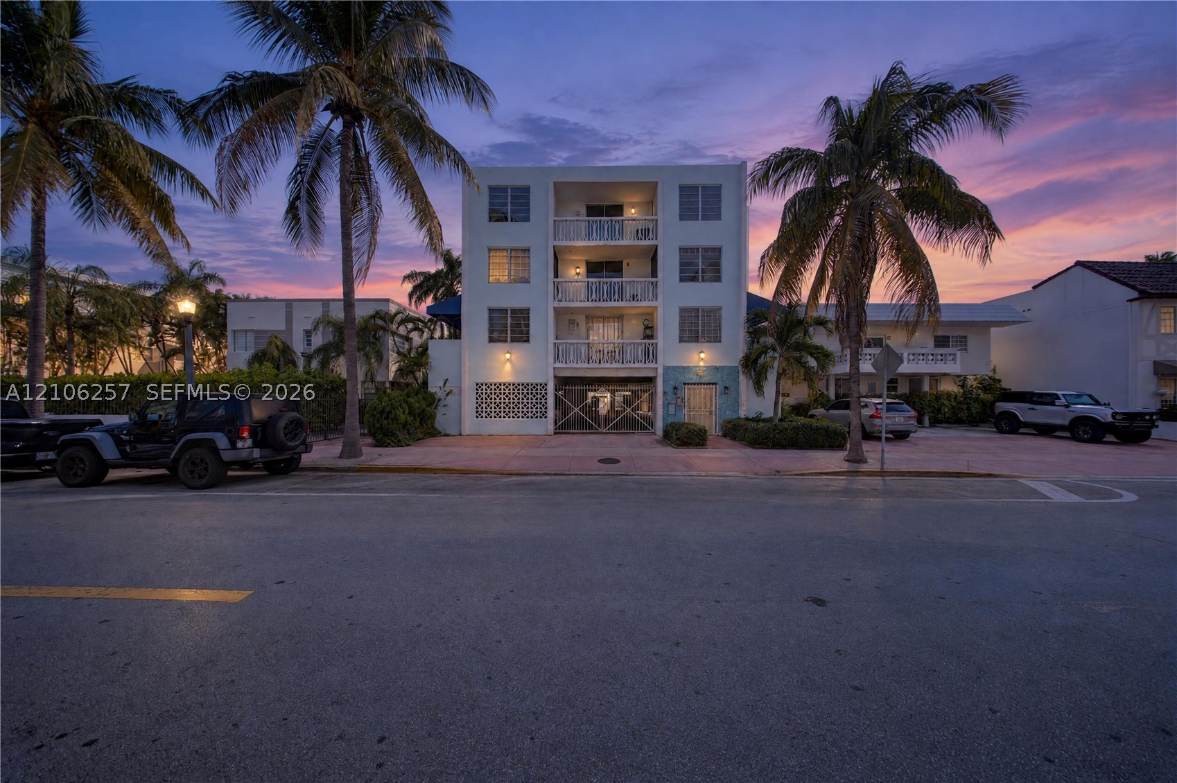 335 Collins #203 Miami Beach, FL 33139