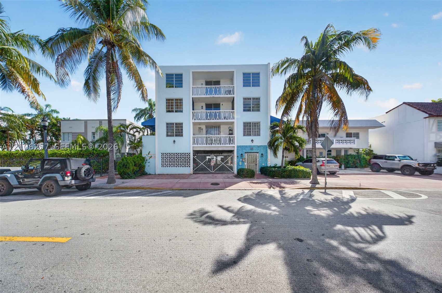 335 Collins #203 Miami Beach, FL 33139