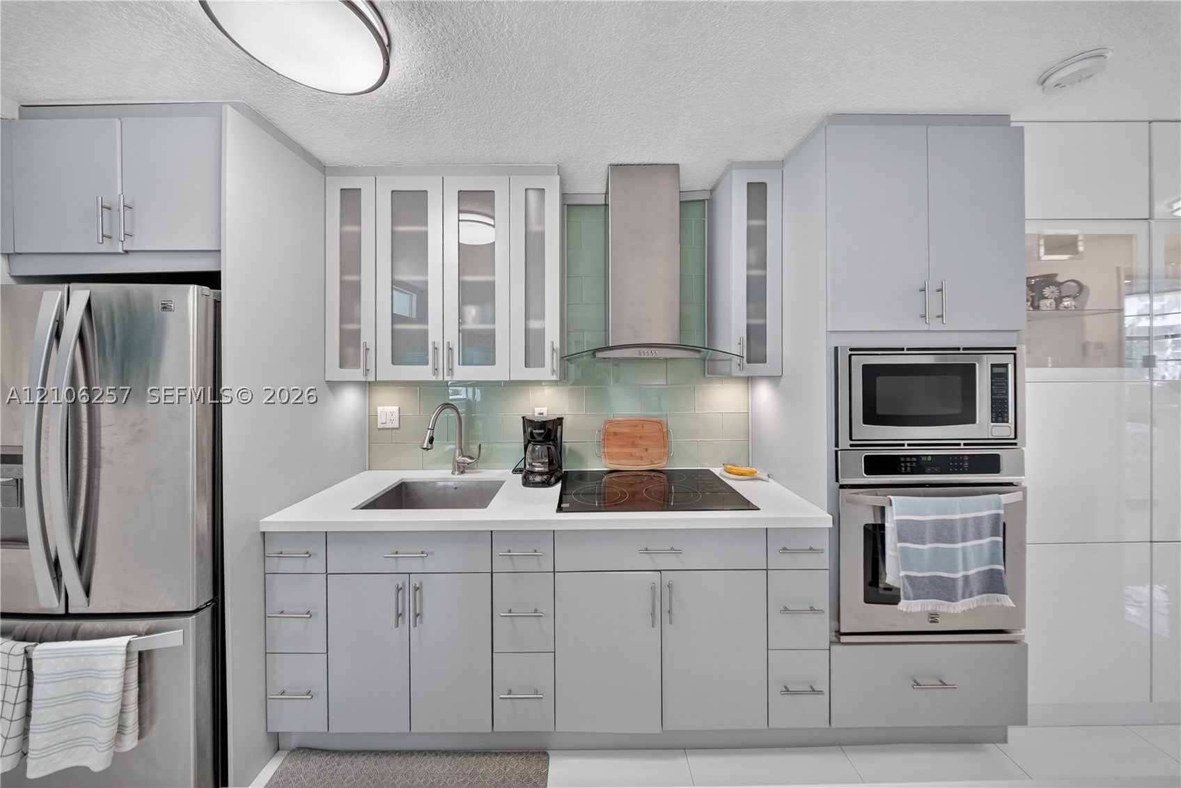 335 Collins #203 Miami Beach, FL 33139