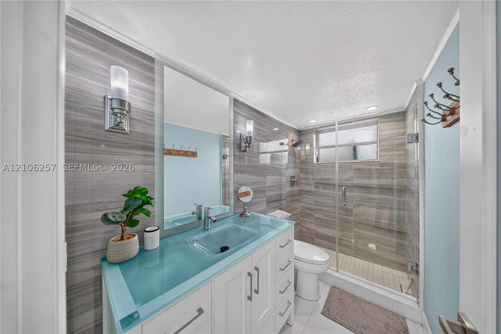 335 Collins #203 Miami Beach, FL 33139