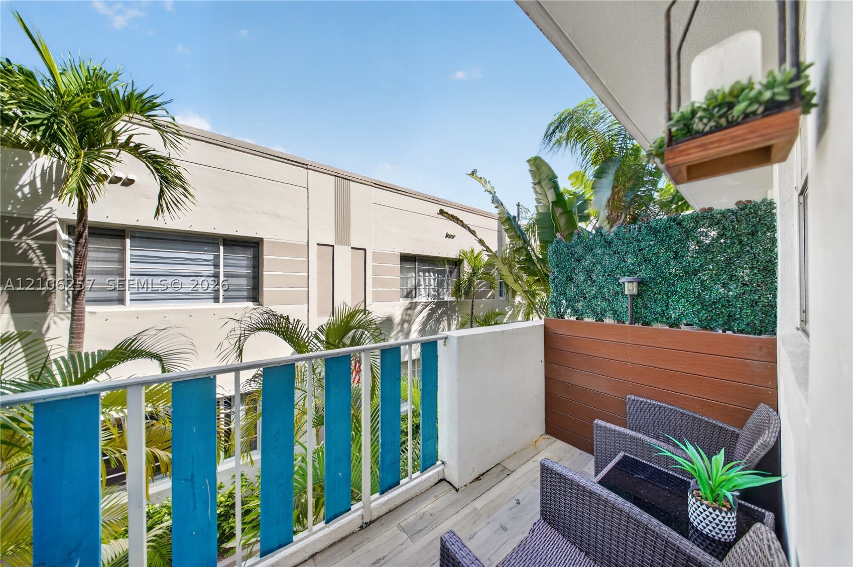 335 Collins #203 Miami Beach, FL 33139