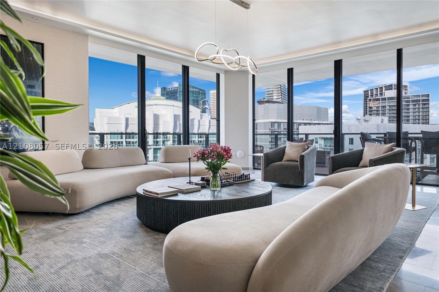 68 SE 6th St #3711 Miami, FL 33131