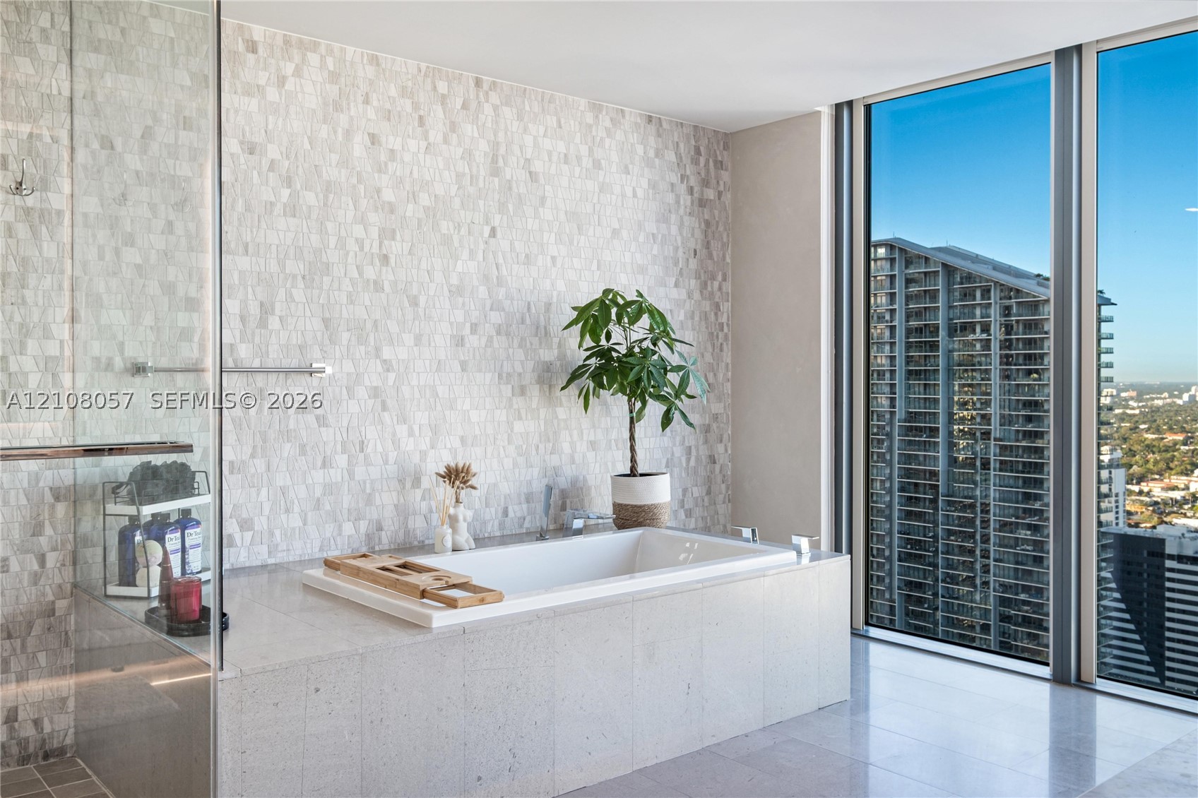 68 SE 6th St #3711 Miami, FL 33131