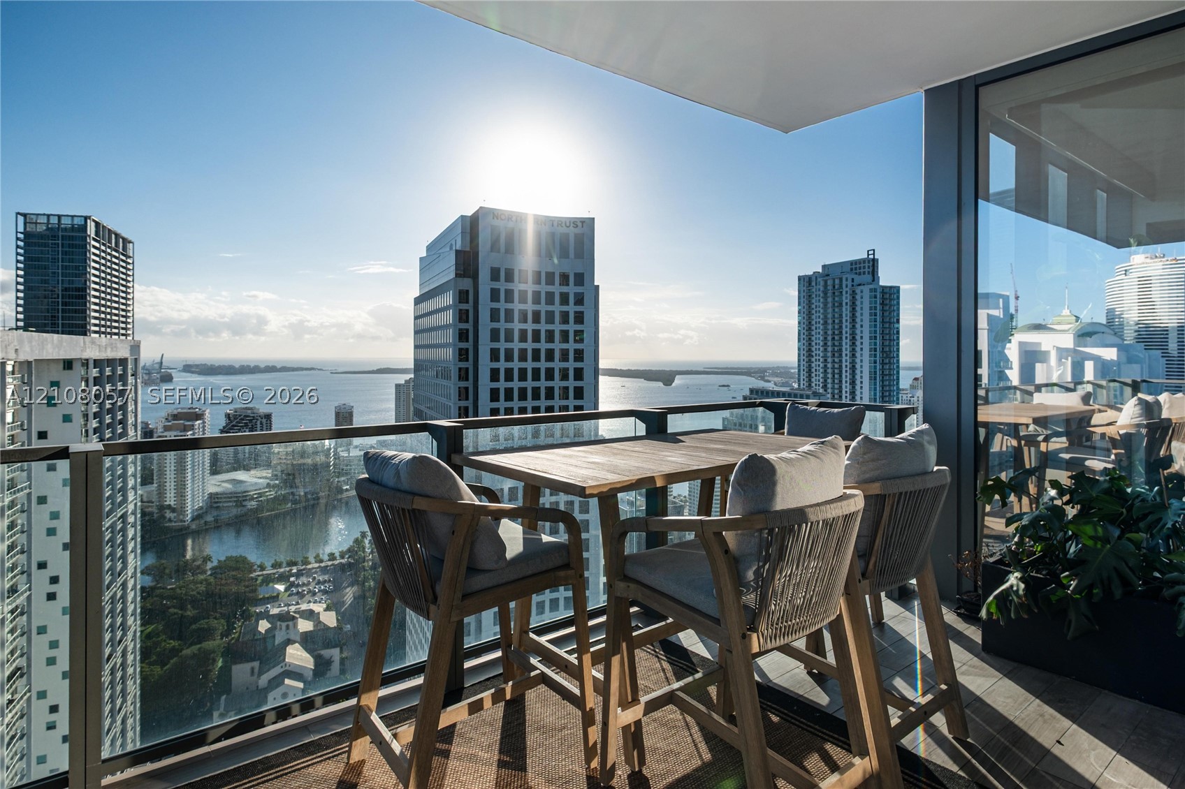 68 SE 6th St #3711 Miami, FL 33131