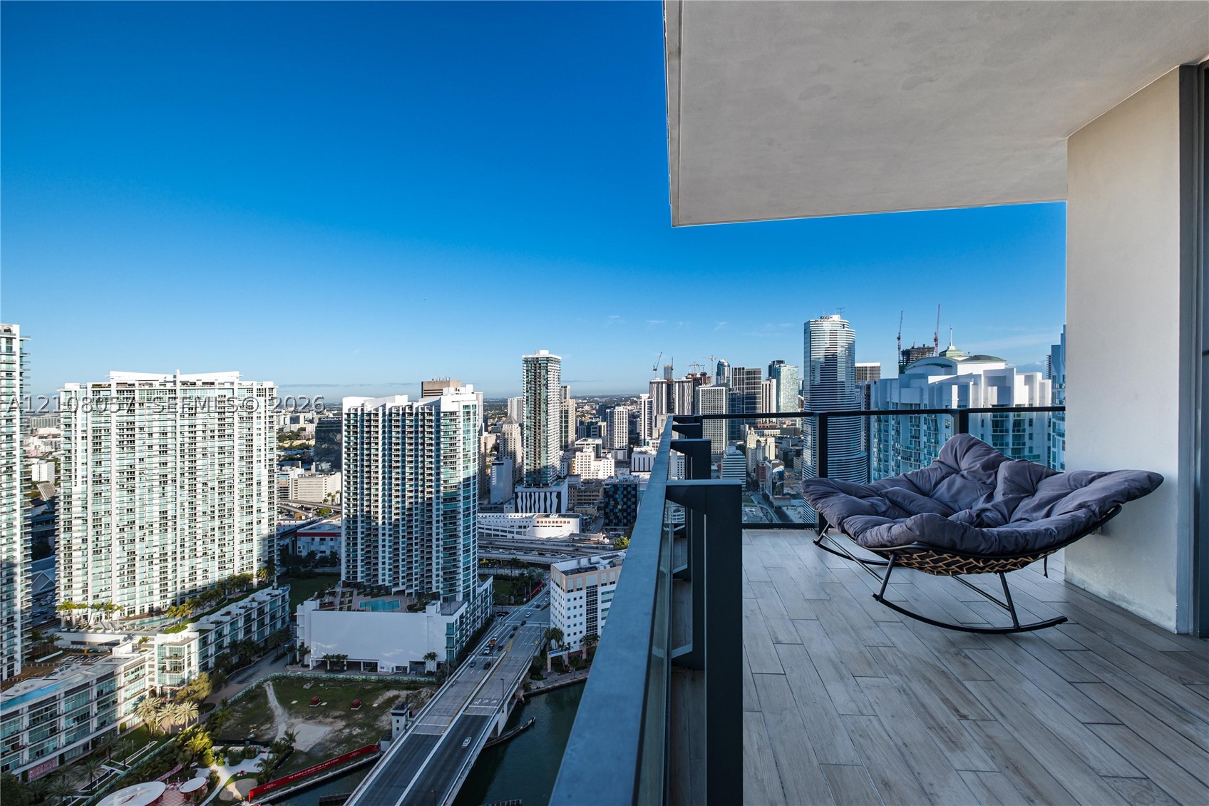 68 SE 6th St #3711 Miami, FL 33131
