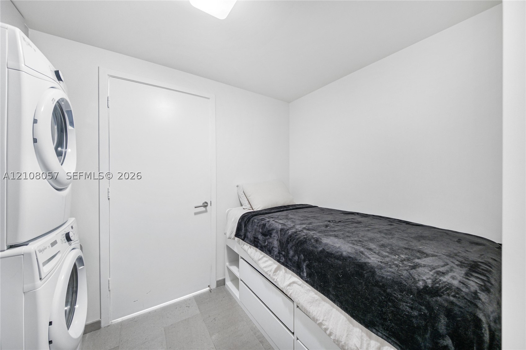 68 SE 6th St #3711 Miami, FL 33131