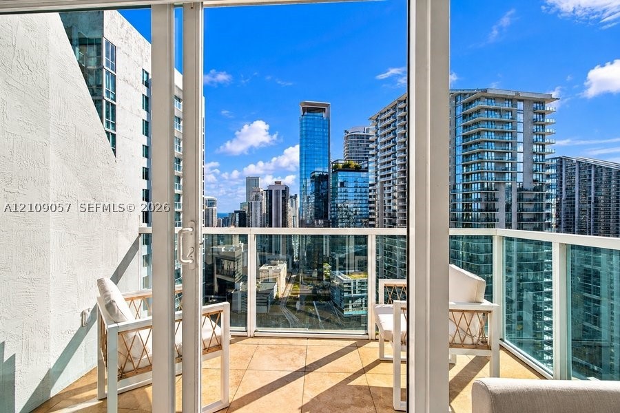 image Brickell on the River South20