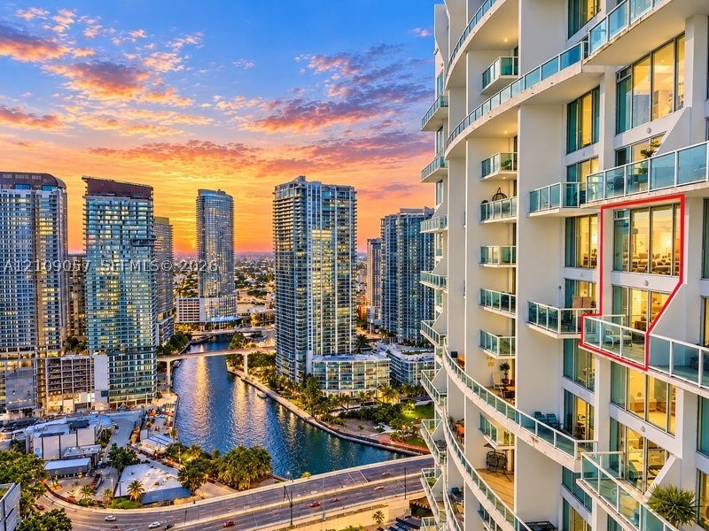 image Brickell on the River South24