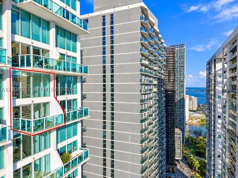 image Brickell on the River South27