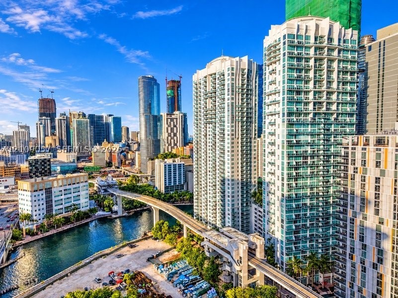 image Brickell on the River South36
