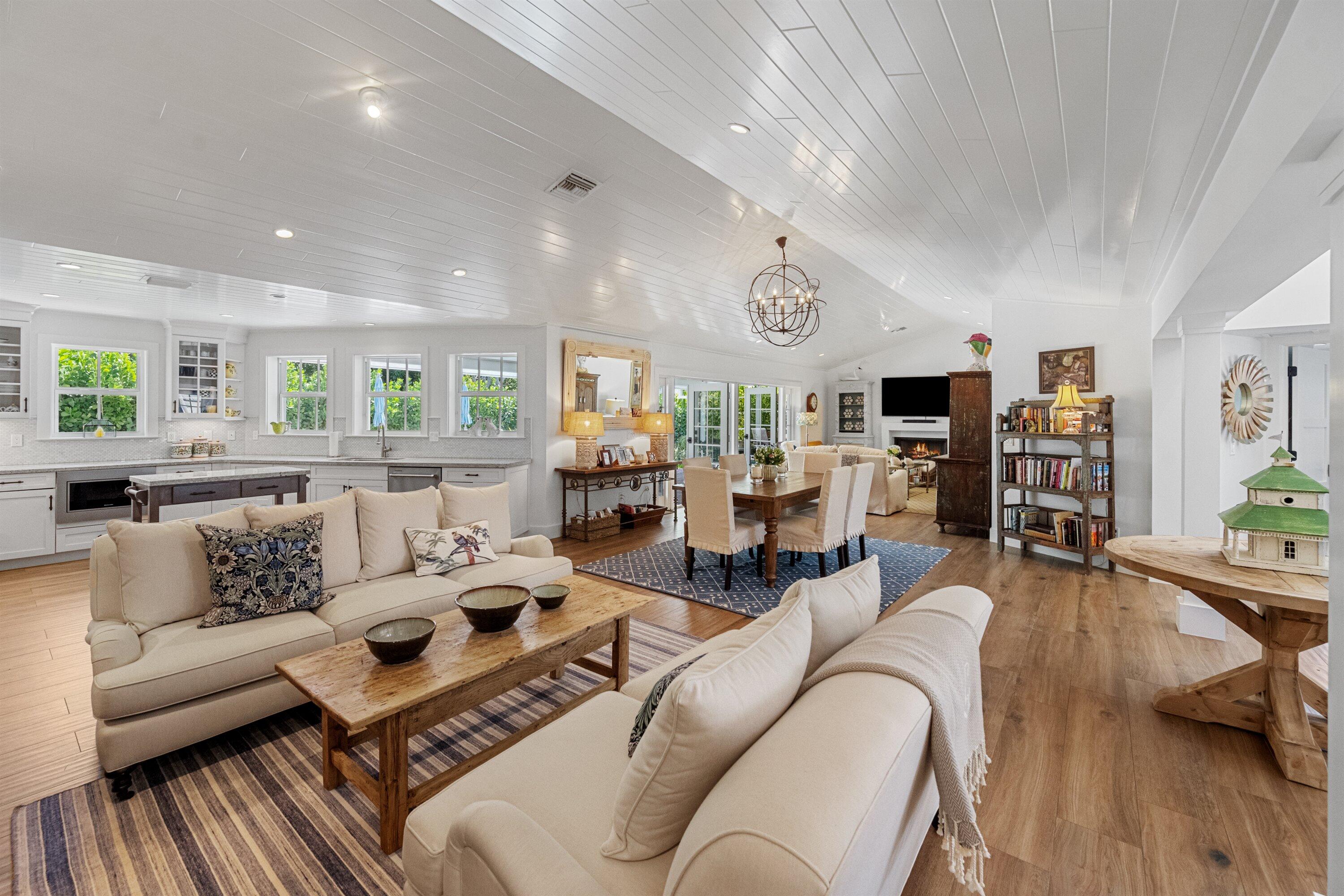 60 Colony Jupiter Inlet Colony, FL 33469