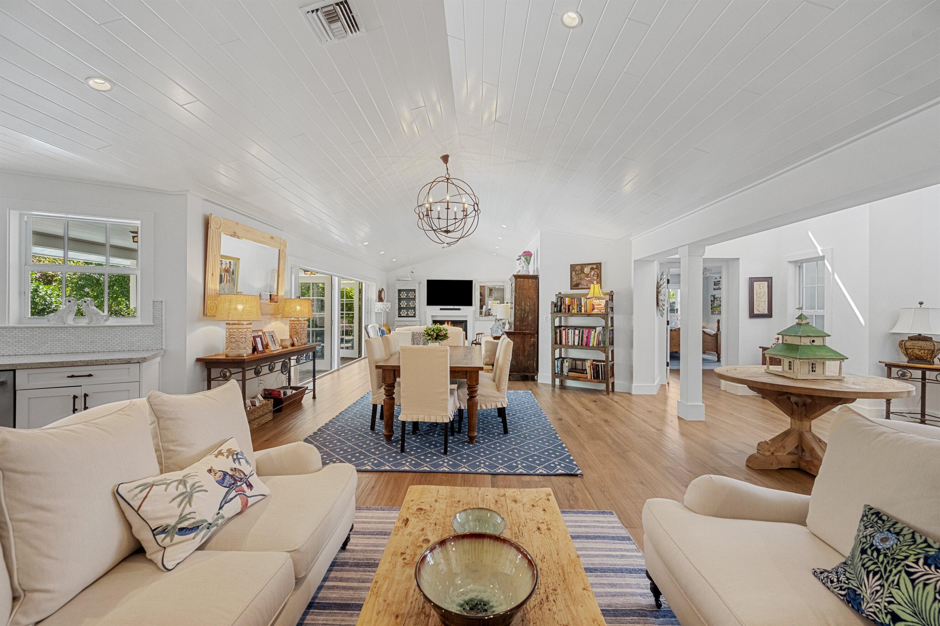 60 Colony Jupiter Inlet Colony, FL 33469