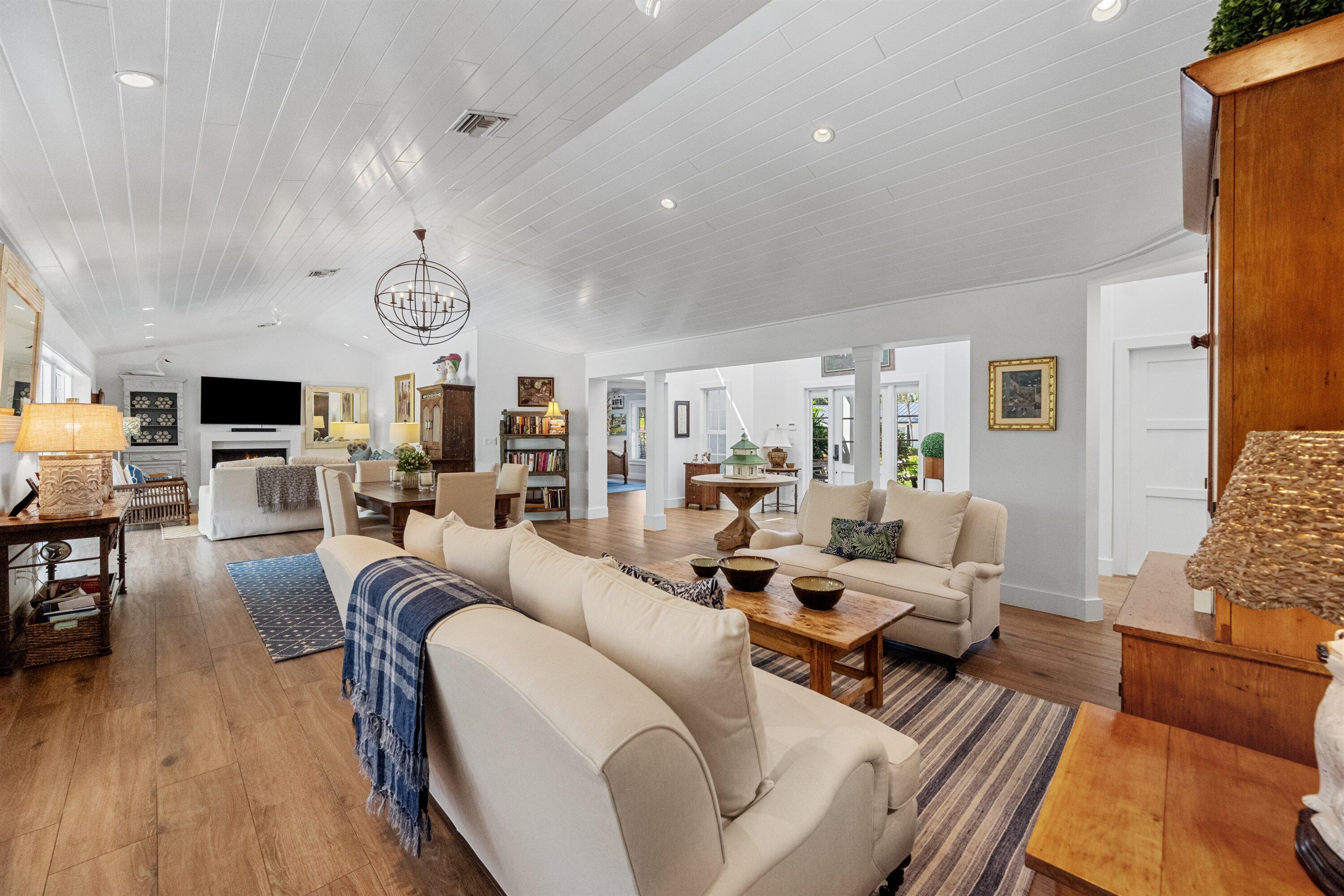 60 Colony Jupiter Inlet Colony, FL 33469