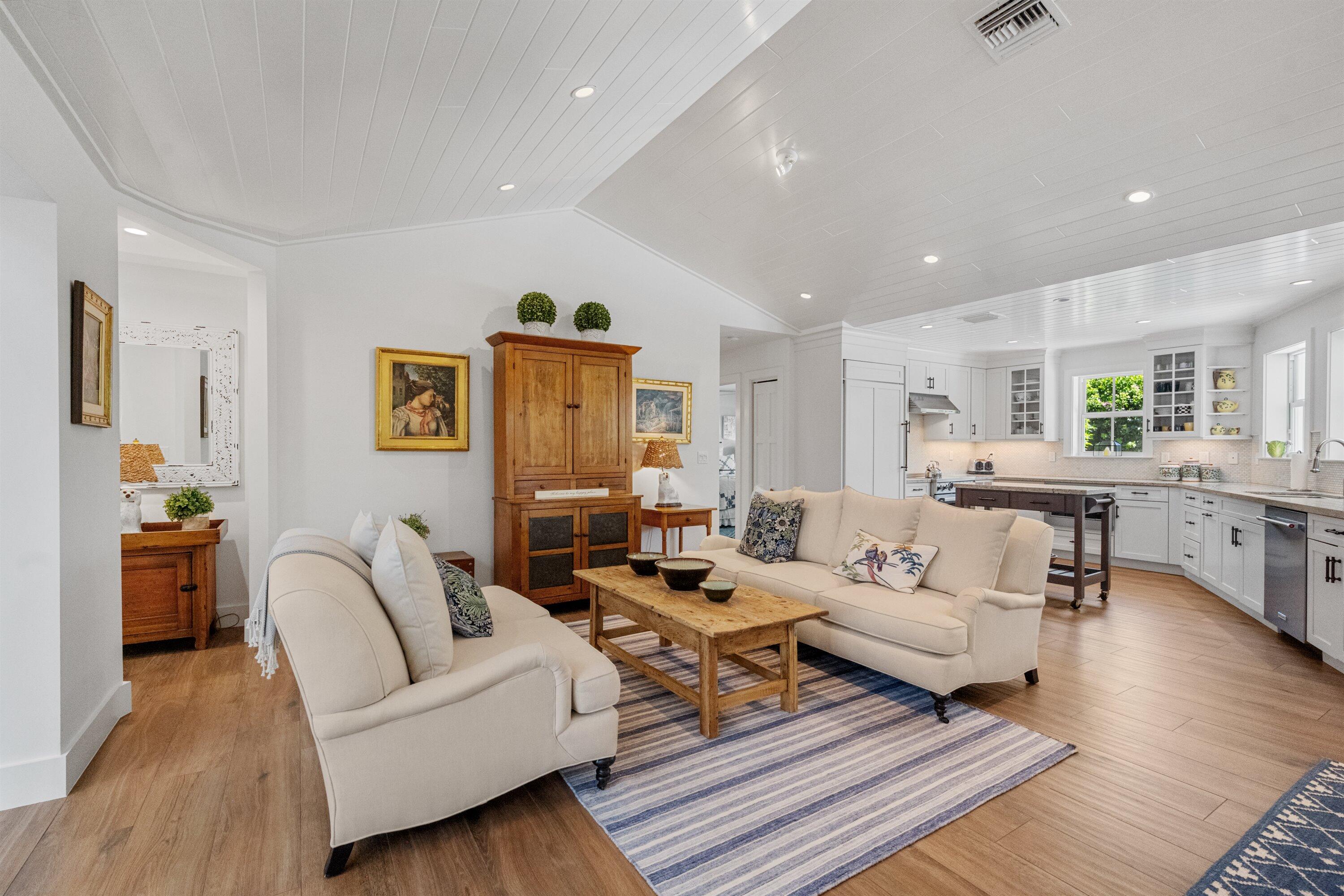 60 Colony Jupiter Inlet Colony, FL 33469