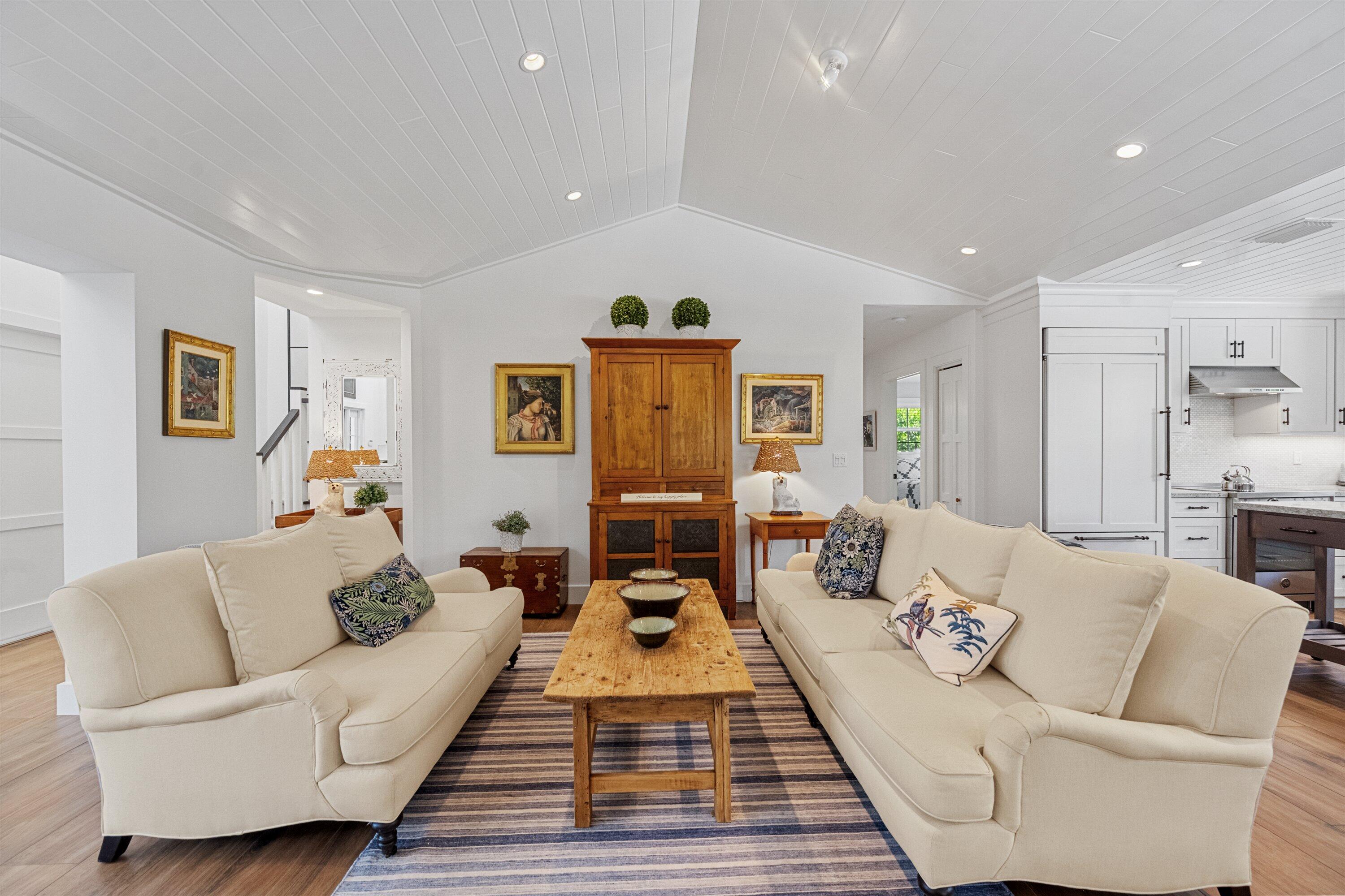 60 Colony Jupiter Inlet Colony, FL 33469