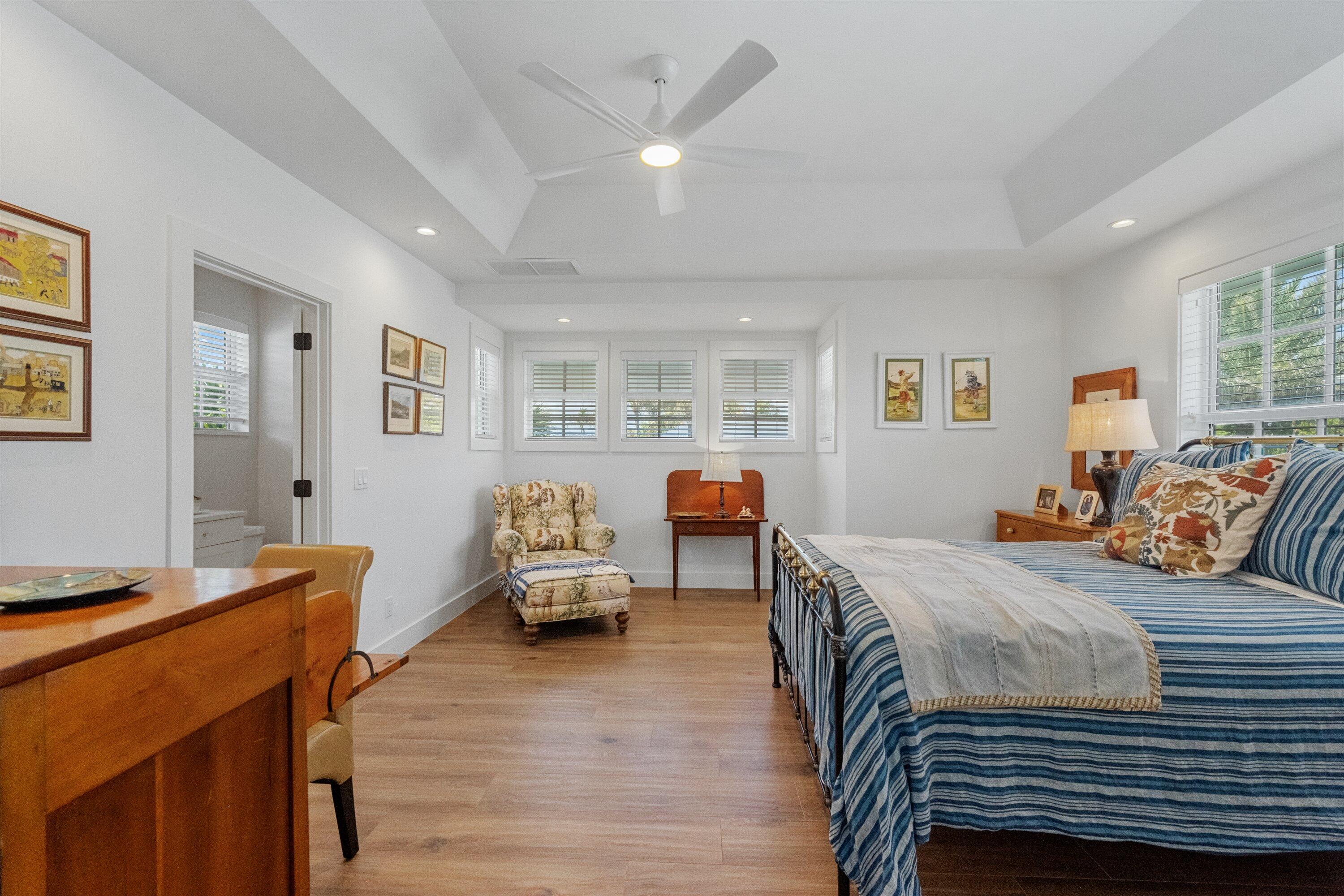 60 Colony Jupiter Inlet Colony, FL 33469