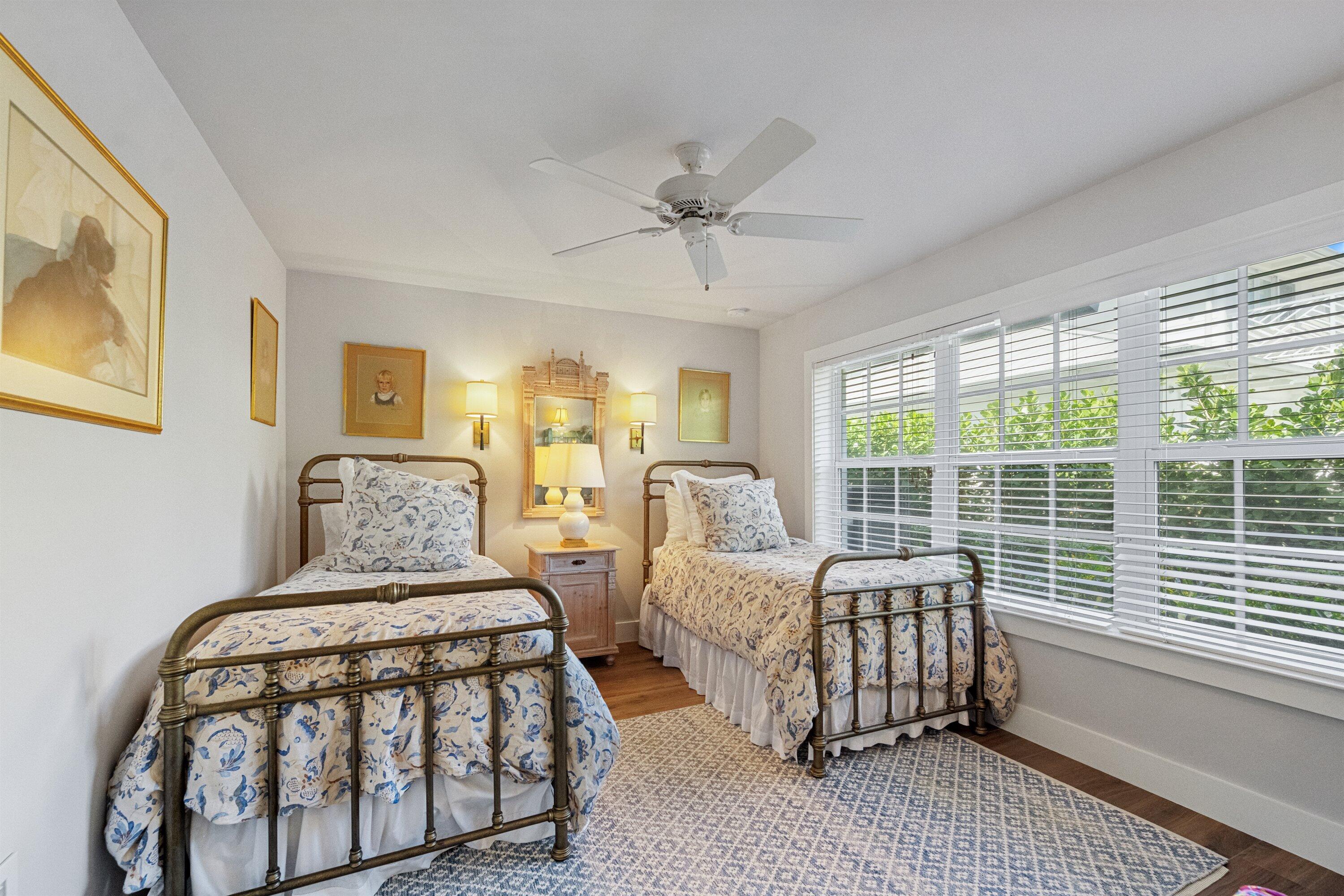 60 Colony Jupiter Inlet Colony, FL 33469