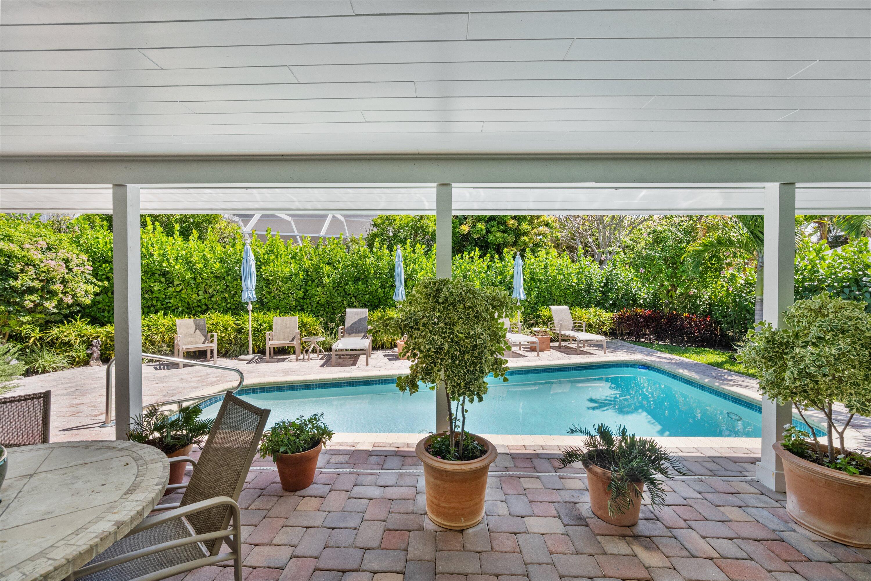 60 Colony Jupiter Inlet Colony, FL 33469