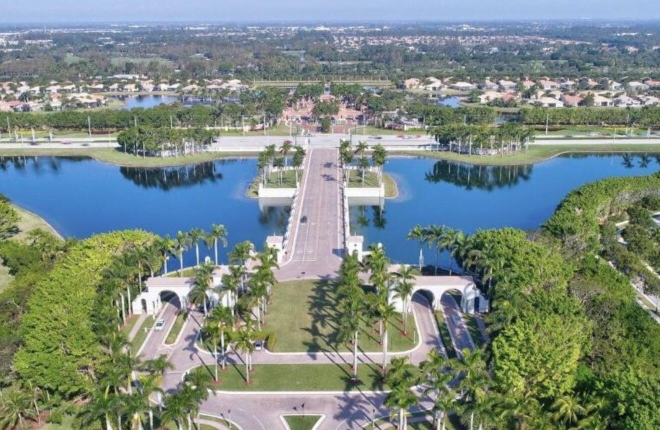 9732 Phipps Wellington, FL 33414