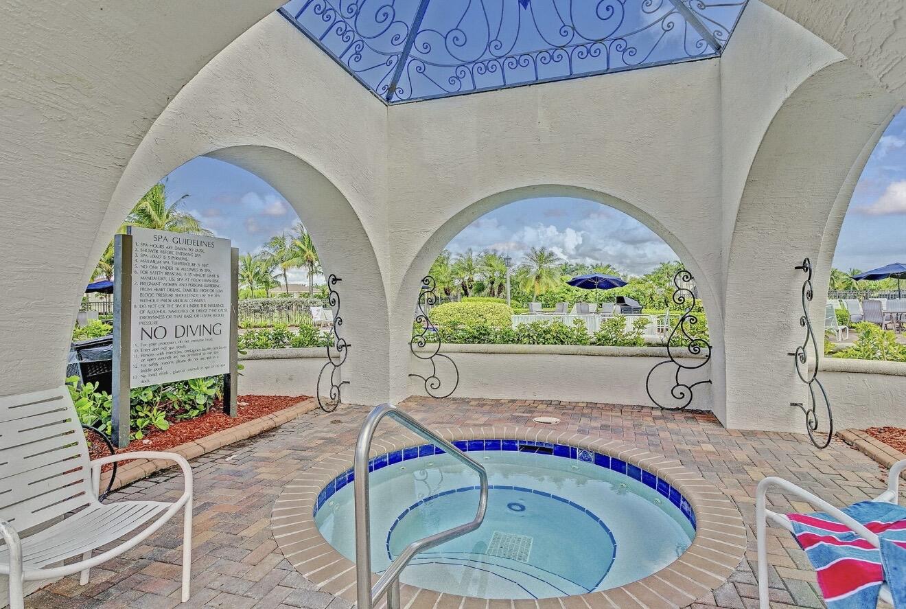 9732 Phipps Wellington, FL 33414