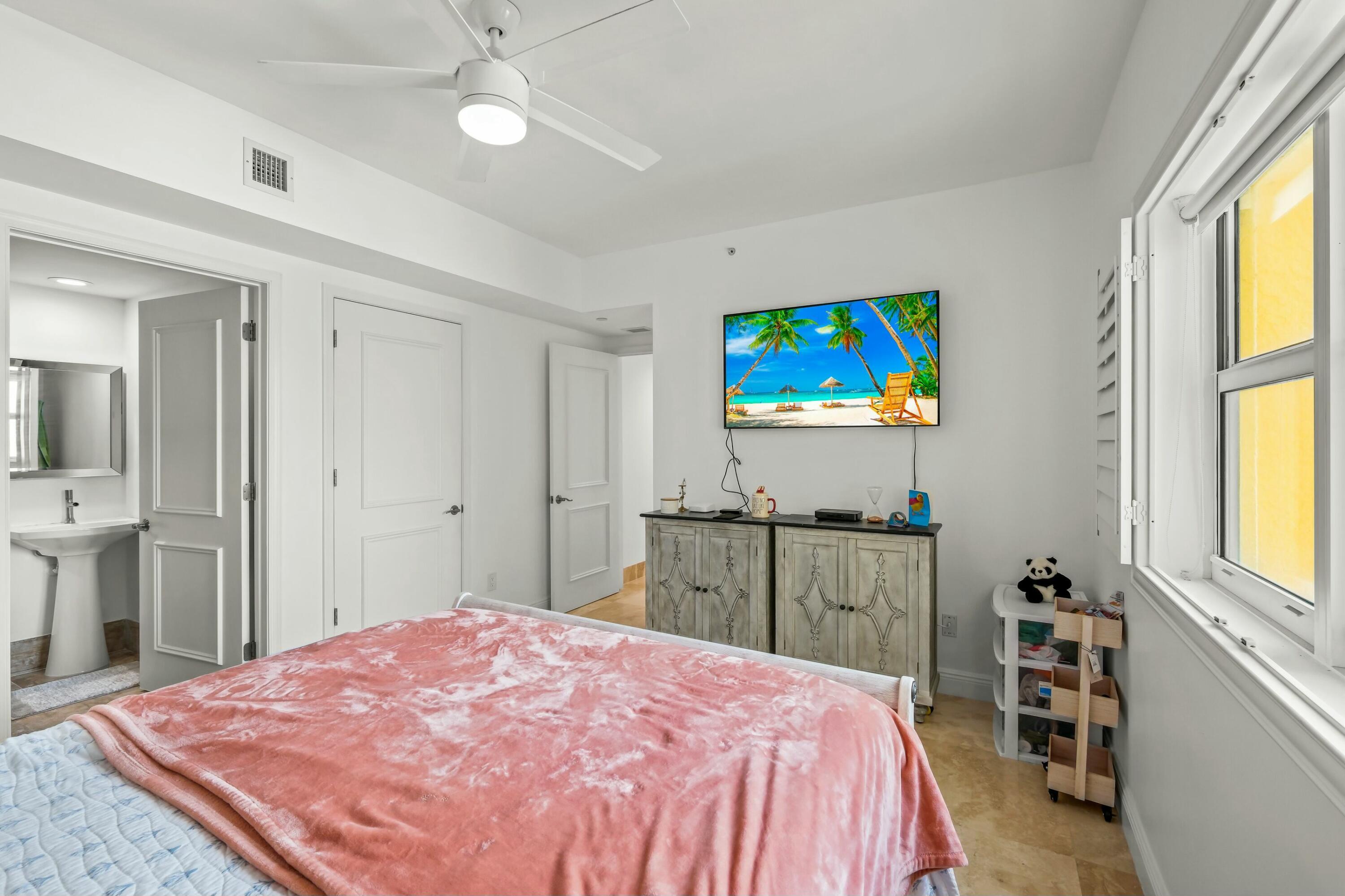 2640 Lake Shr #1710 Riviera Beach, FL 33404