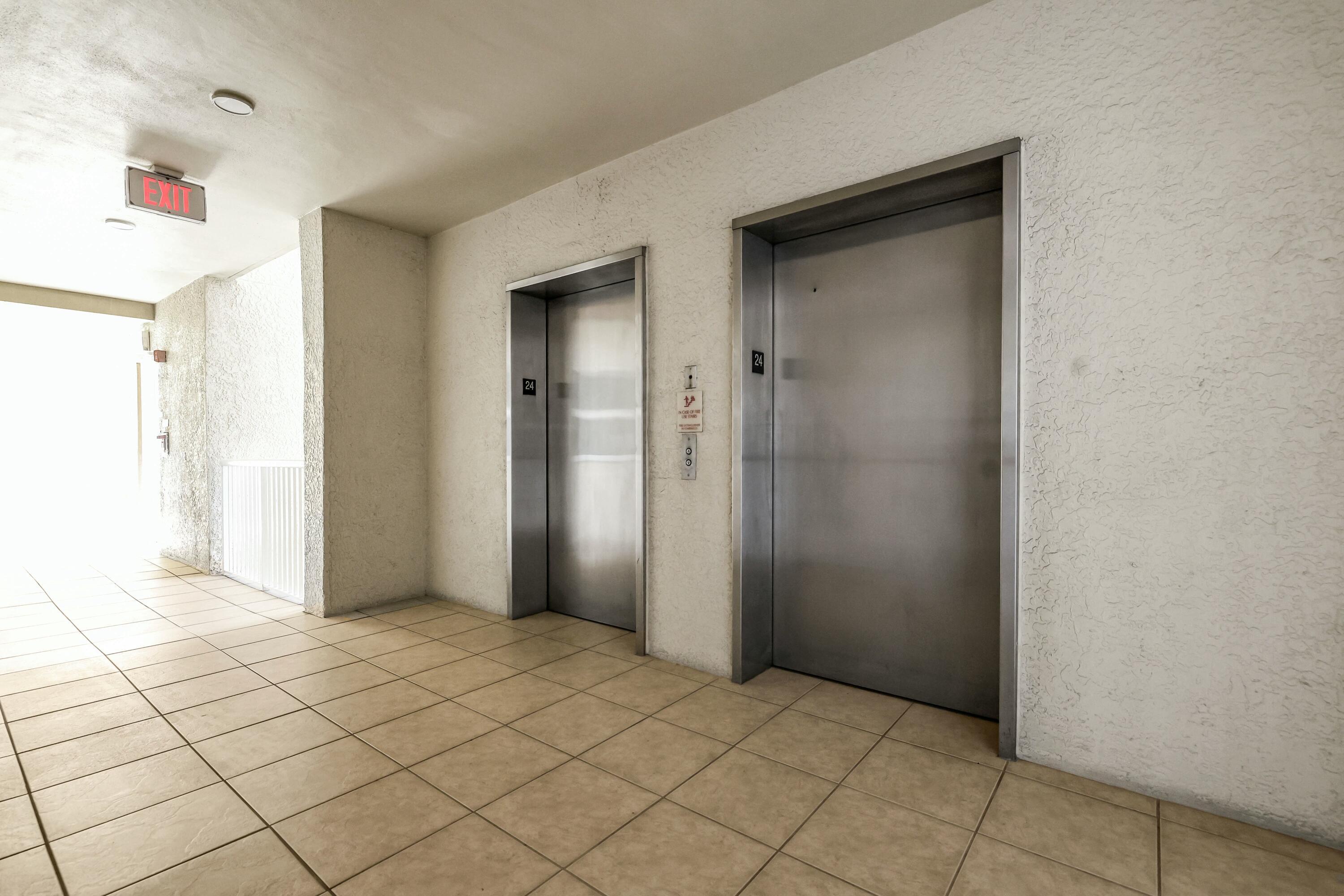 2640 Lake Shr #1710 Riviera Beach, FL 33404