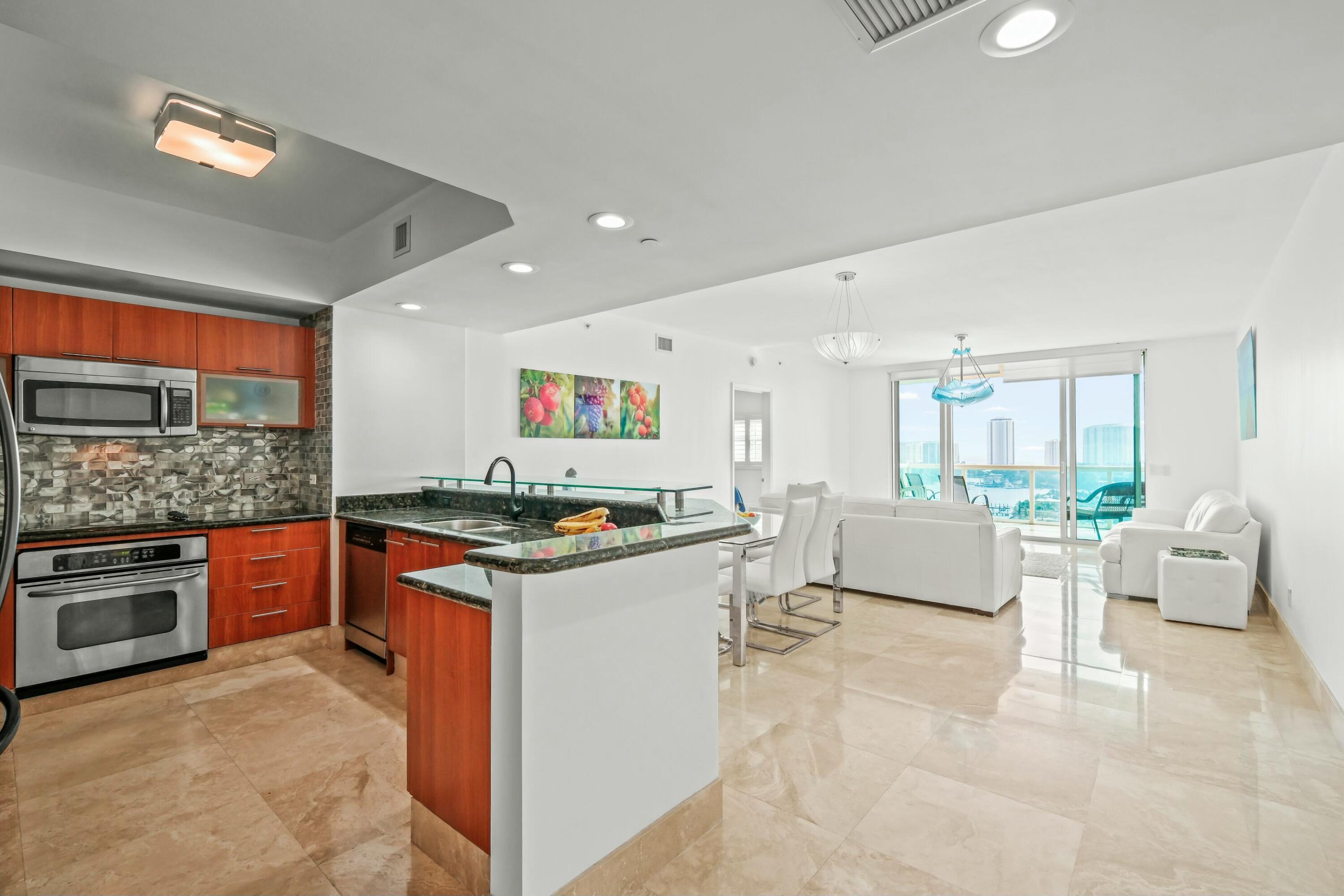 2640 Lake Shr #1710 Riviera Beach, FL 33404