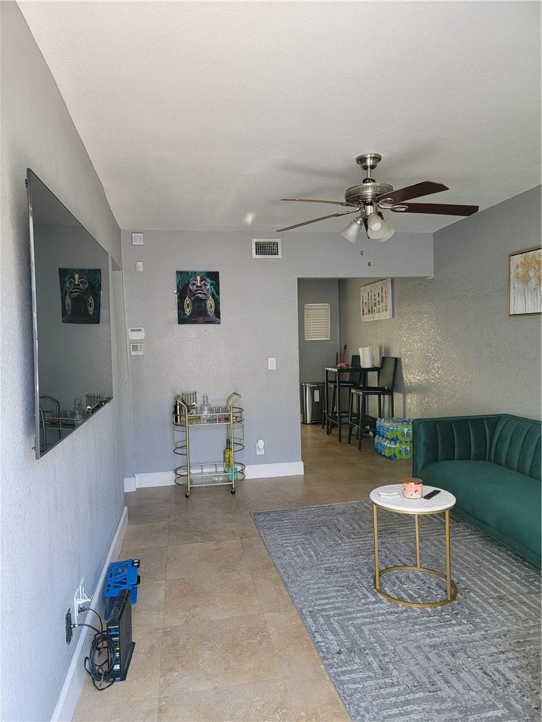 1010 NW 3rd Hallandale Beach, FL 33009