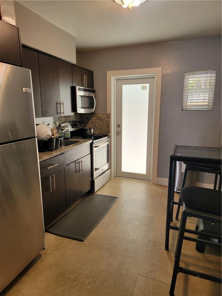 1010 NW 3rd Hallandale Beach, FL 33009