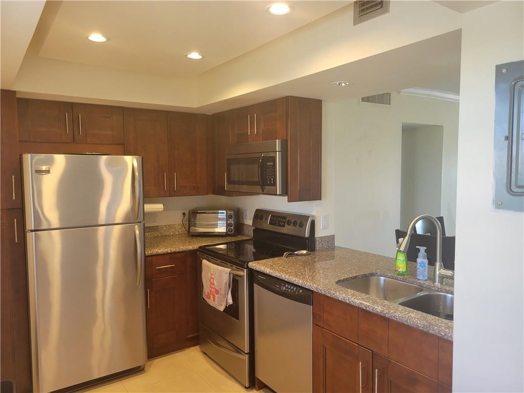 3050 N Palm Aire #508