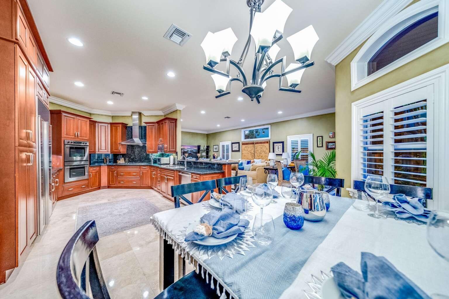 512 NE 12th Fort Lauderdale, FL 33301
