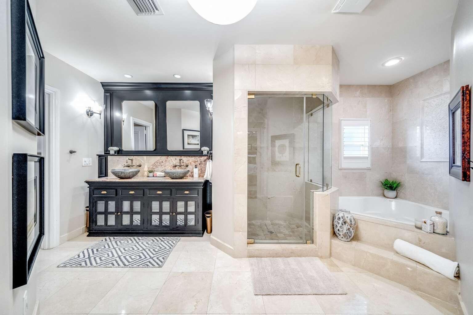 512 NE 12th Fort Lauderdale, FL 33301
