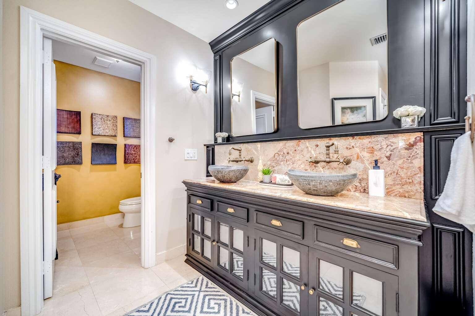 512 NE 12th Fort Lauderdale, FL 33301
