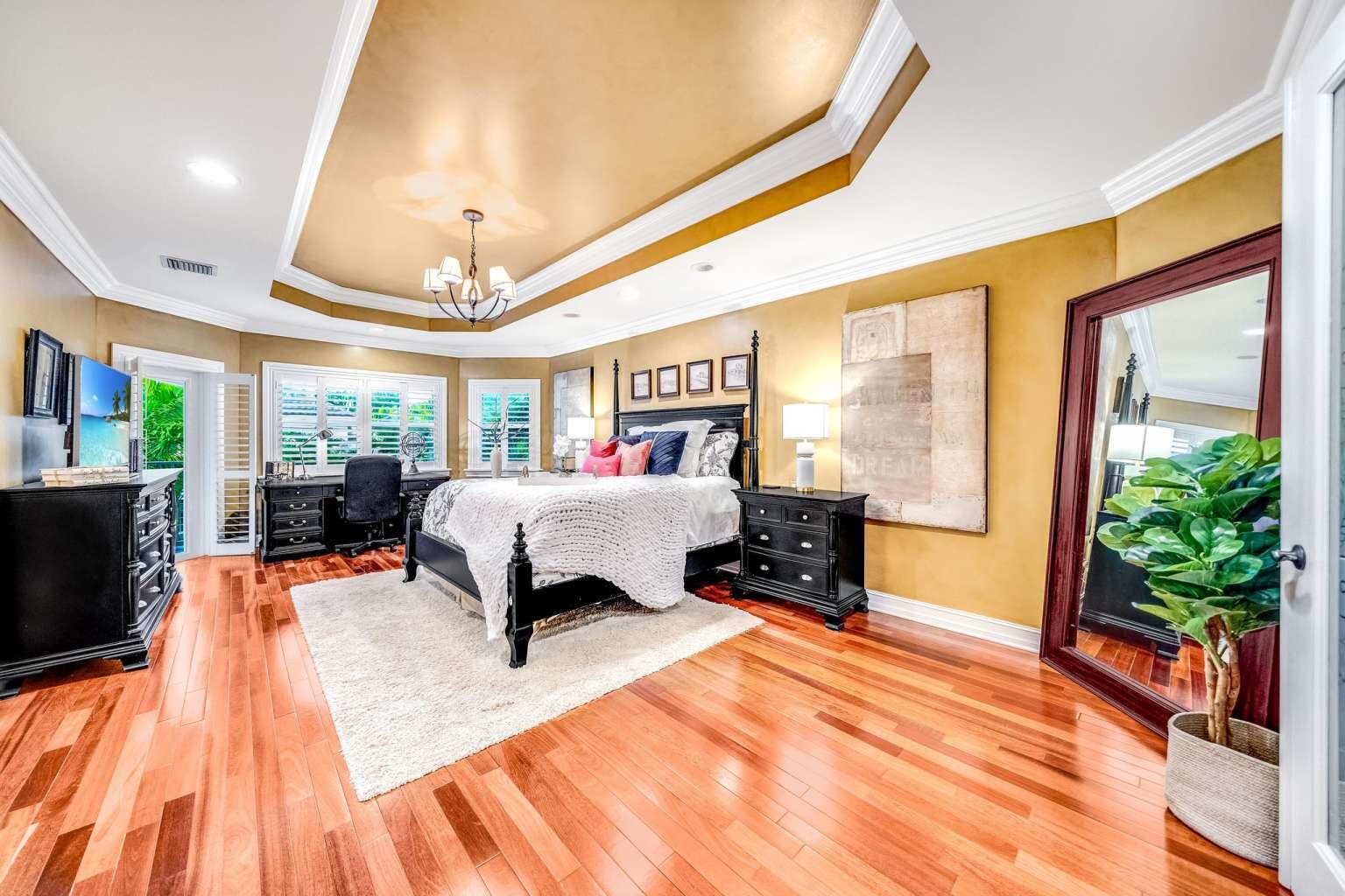 512 NE 12th Fort Lauderdale, FL 33301
