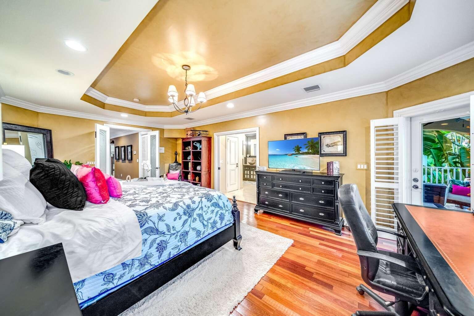512 NE 12th Fort Lauderdale, FL 33301