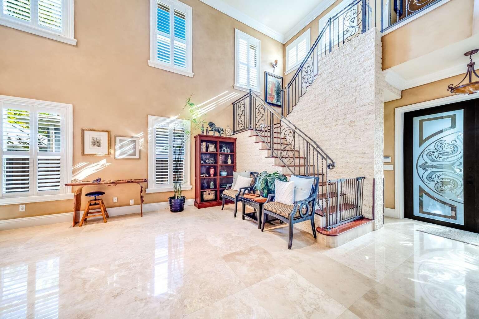 512 NE 12th Fort Lauderdale, FL 33301
