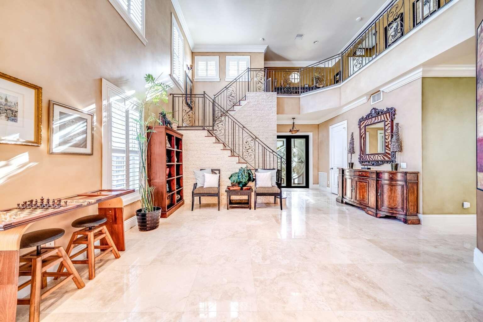 512 NE 12th Fort Lauderdale, FL 33301