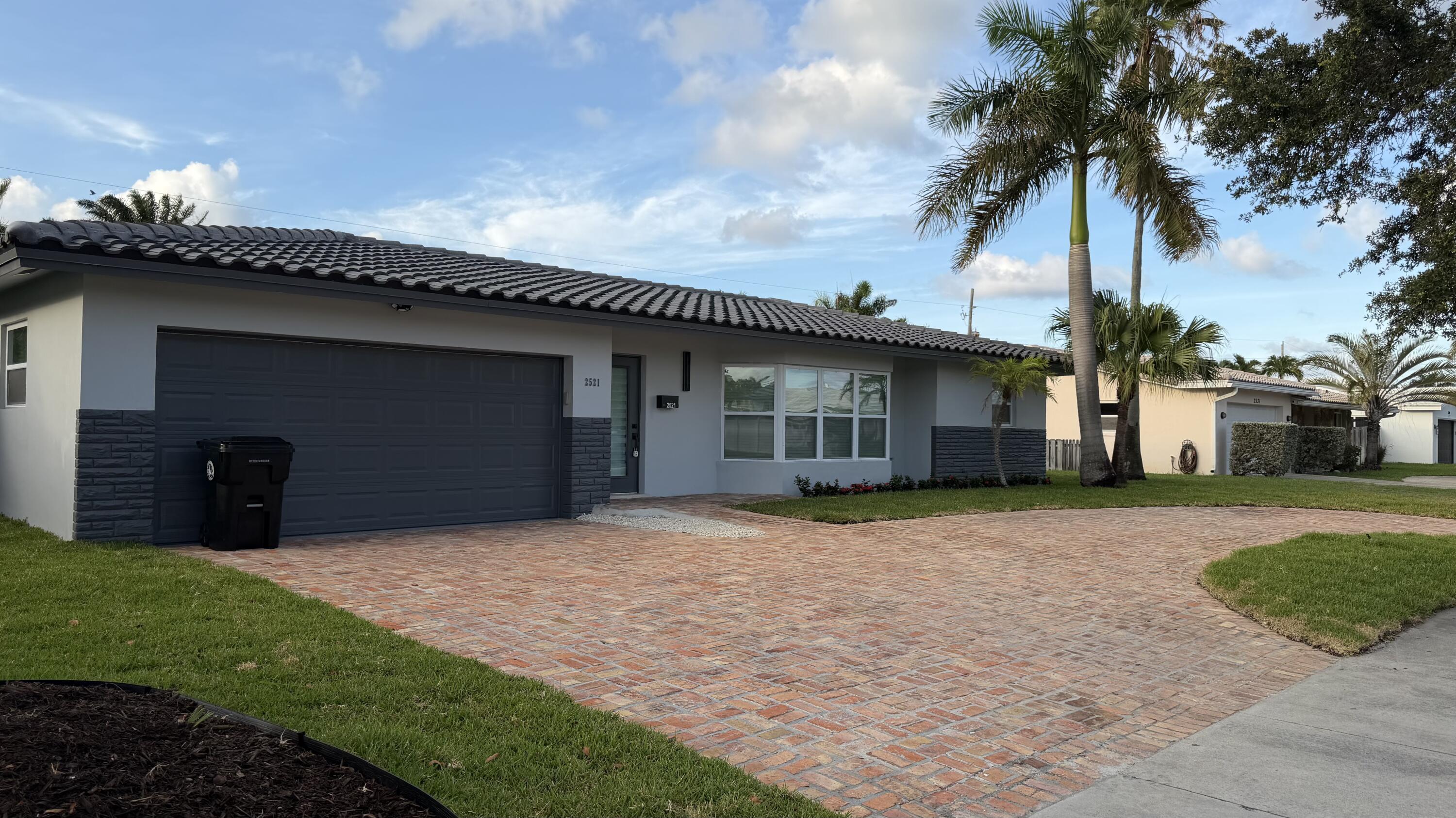 2521 NE 45th Lighthouse Point, FL 33064